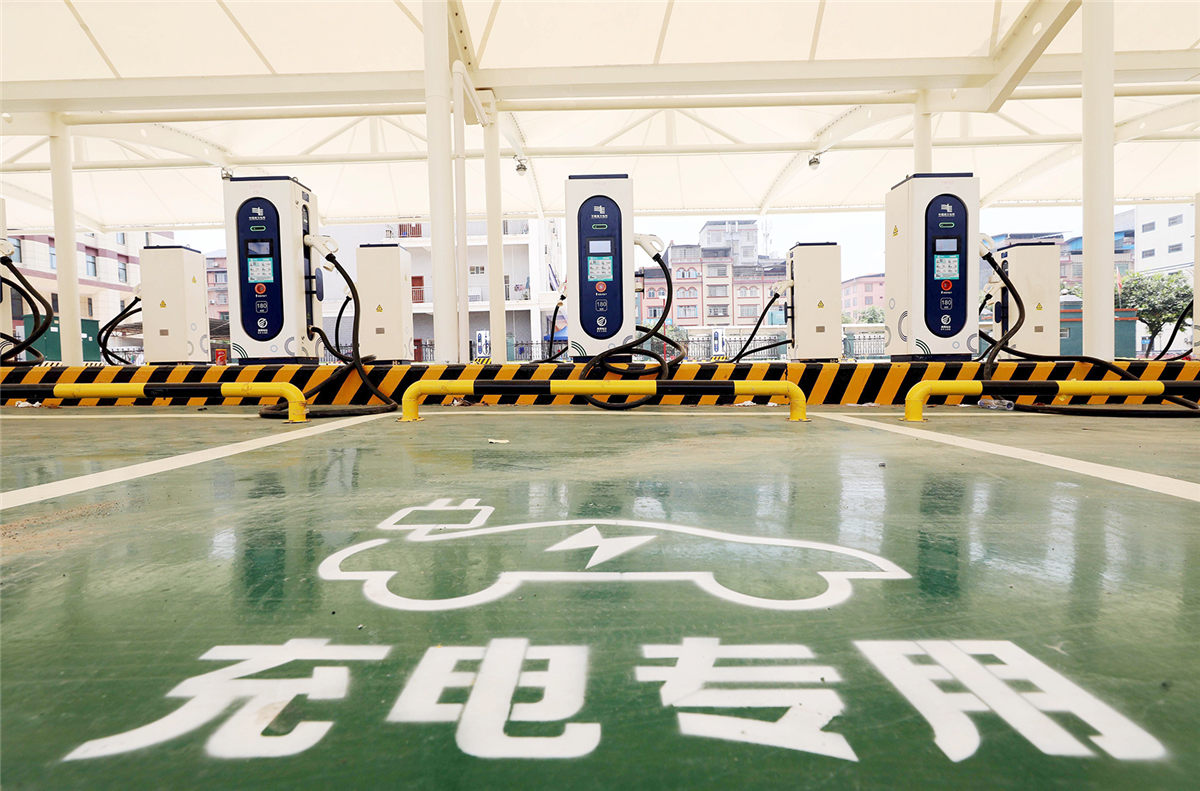 北京等11城啟動(dòng)新能源汽車(chē)換電試點(diǎn) 將建超千座換電站